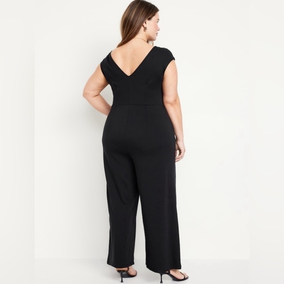 NWT! Old Navy Black Ponte-Knit Jumpsuit - Multiple Sizes 🤎 - Picture 8 of 13